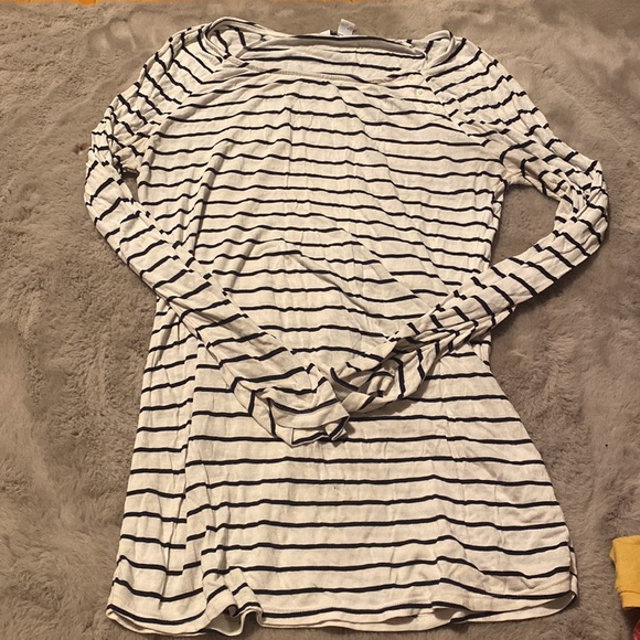 Bundle of Womens Long Sleeves! Many all Xs but all sizes are in the description - Picture 8 of 10